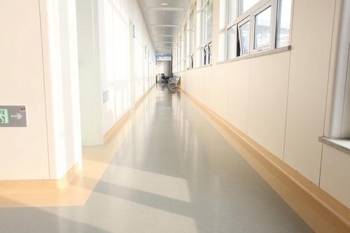 pvc地板施工工藝中膠水的使用有多重要？